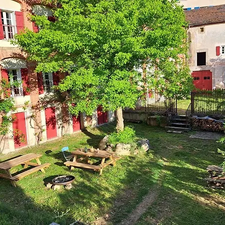 Apartment La Grande Maison Rouge