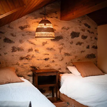 La Grande Maison Rouge Apartment Angoustrine