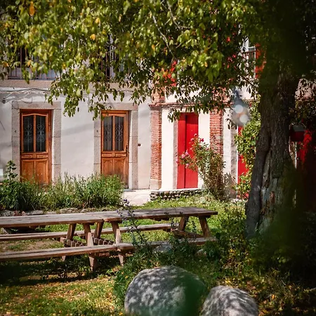 Apartment La Grande Maison Rouge
