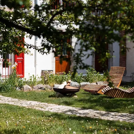 La Grande Maison Rouge *